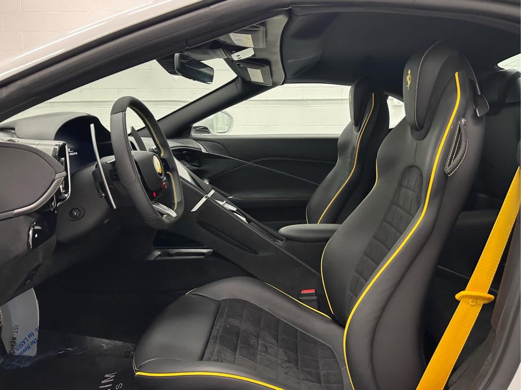 صورة مصغرة 18 لـ 2025 Ferrari ROMA SPIDER CONVERTIBLE