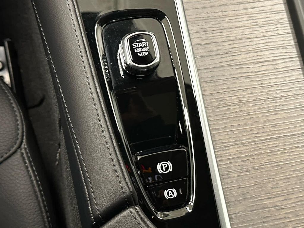 2023 Volvo S90 B6 PLUS — миниатюра 30