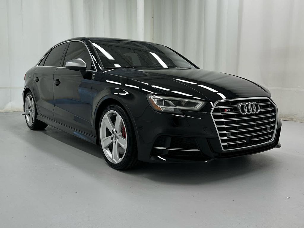 صورة 2 لـ 2020 AUDI S3 PREMIUM PLUS TFSI QUATTRO S TRONIC