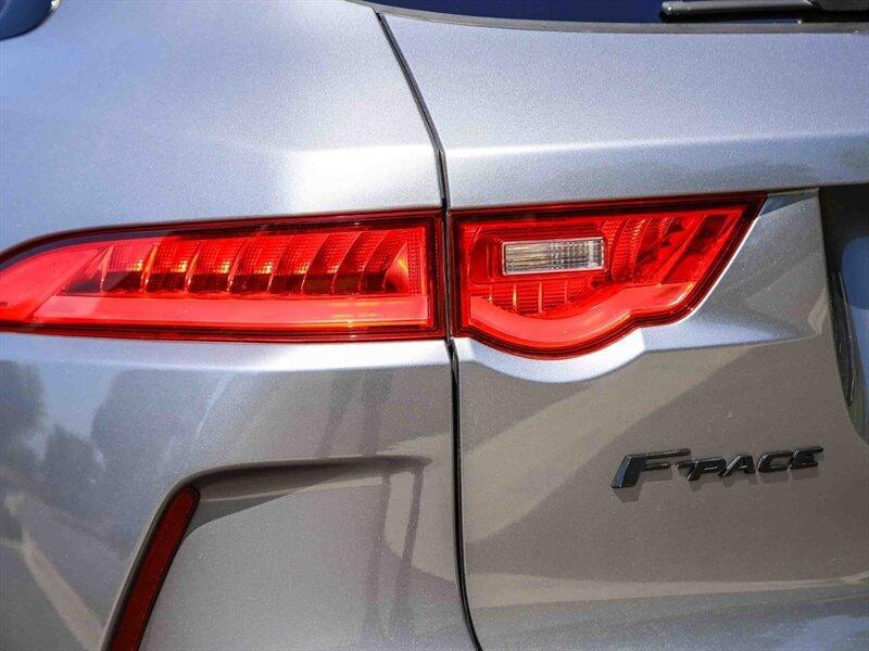 2020 Jaguar F-PACE SVR 缩略图 12