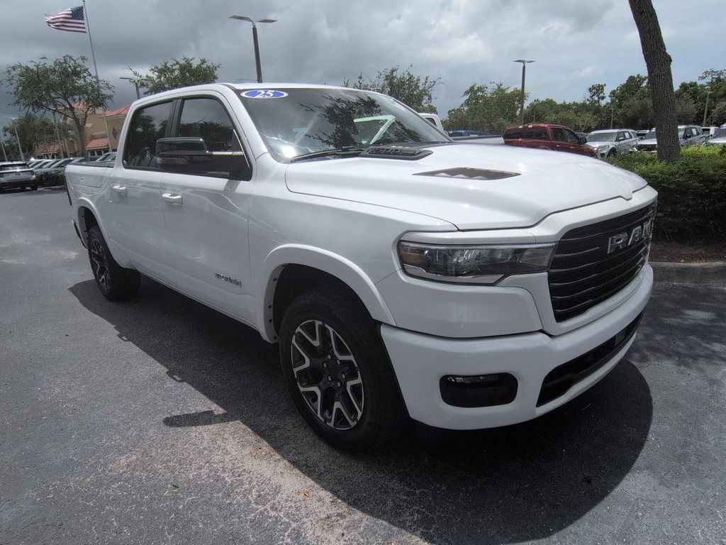 2025 RAM 1500 LARAMIE 照片 2