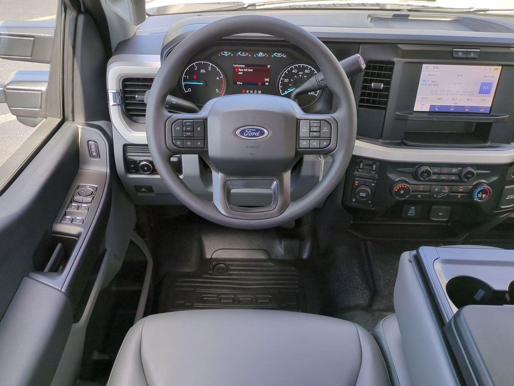 صورة مصغرة 16 لـ 2026 FORD F-350 XL