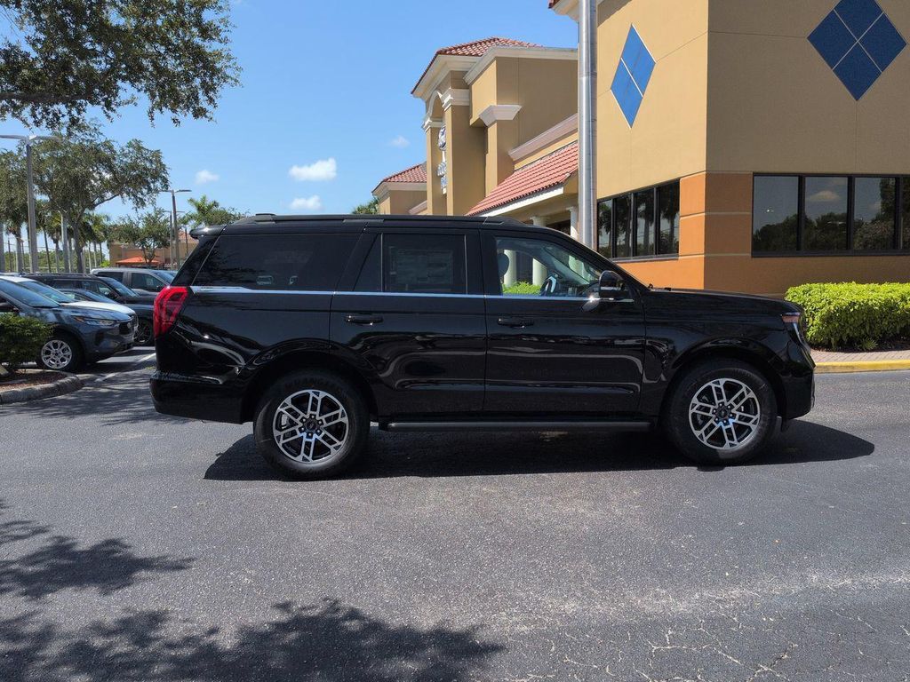 2026 FORD EXPEDITION ACTIVE photo 3