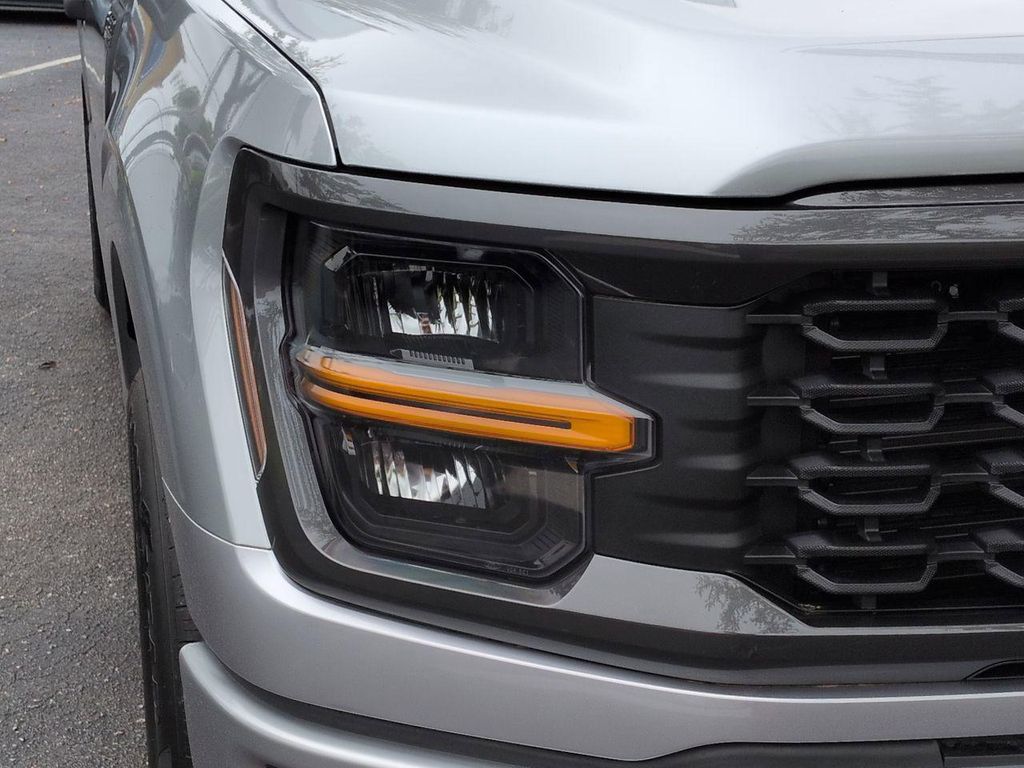 صورة 10 لـ 2026 FORD F-150 STX
