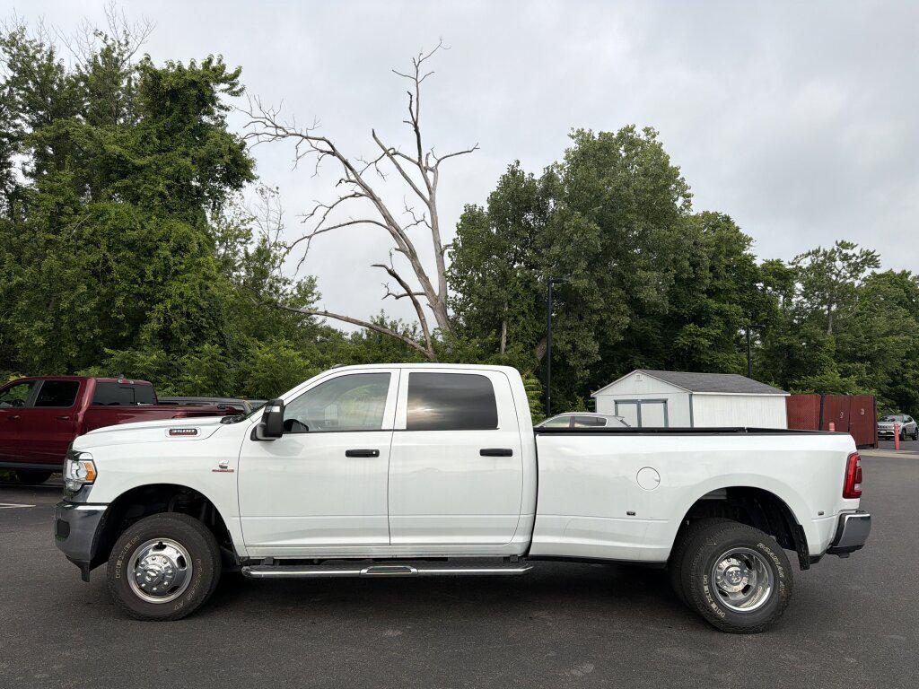 صورة 8 لـ 2024 RAM 3500 TRADESMAN CREW CAB 4X4 8' BOX