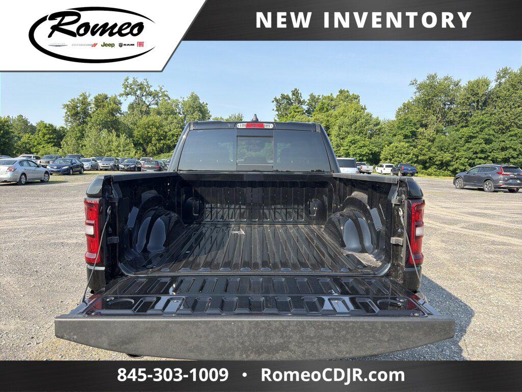 صورة 9 لـ 2026 RAM 1500 WARLOCK CREW CAB 4X4 5'7' BOX
