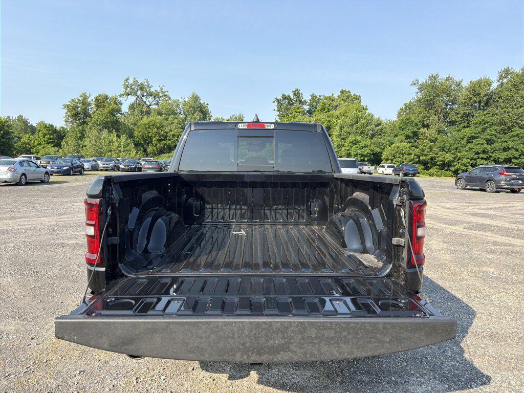 صورة 9 لـ 2026 RAM 1500 WARLOCK CREW CAB 4X4 5'7' BOX