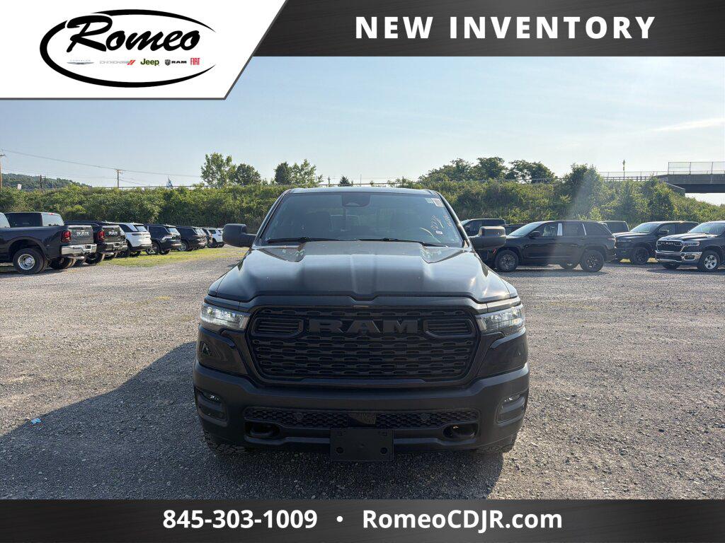 صورة 2 لـ 2026 RAM 1500 WARLOCK CREW CAB 4X4 5'7' BOX
