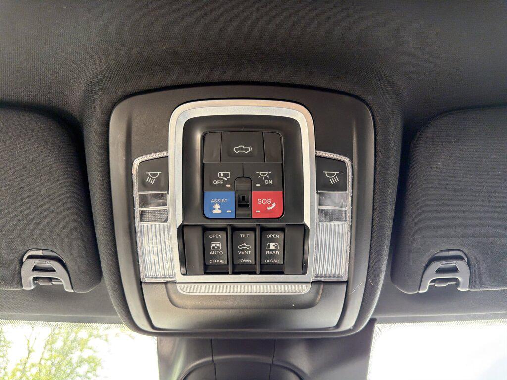 2023 RAM 3500 LIMITED CREW CAB 4X4 8' BOX thumbnail 19