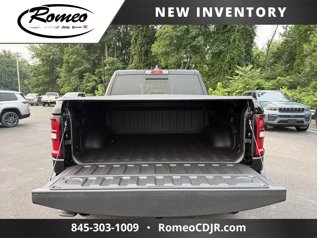 2026 RAM 1500 WARLOCK CREW CAB 4X4 5'7' BOX — фото 9