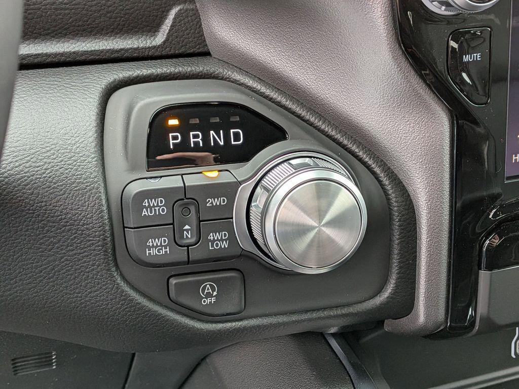 صورة مصغرة 15 لـ 2026 RAM 1500 LARAMIE