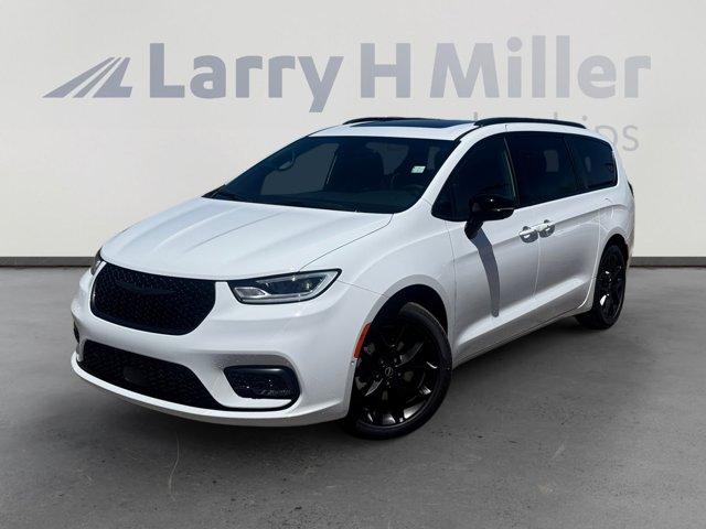 New 2026 Chrysler Pacifica Limited