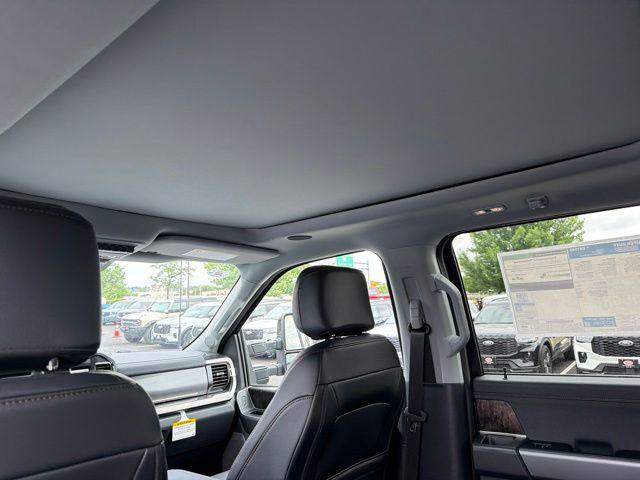 2026 FORD F-250 LARIAT photo 10