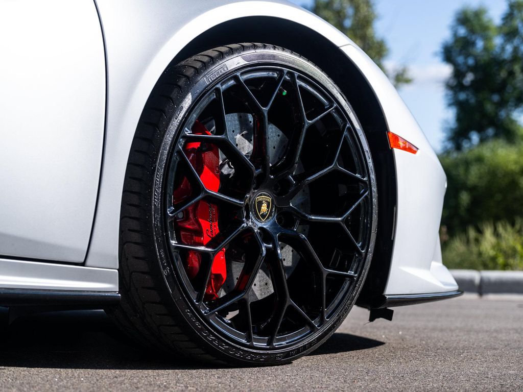 صورة مصغرة 16 لـ 2020 Lamborghini HURACAN EVO BASE