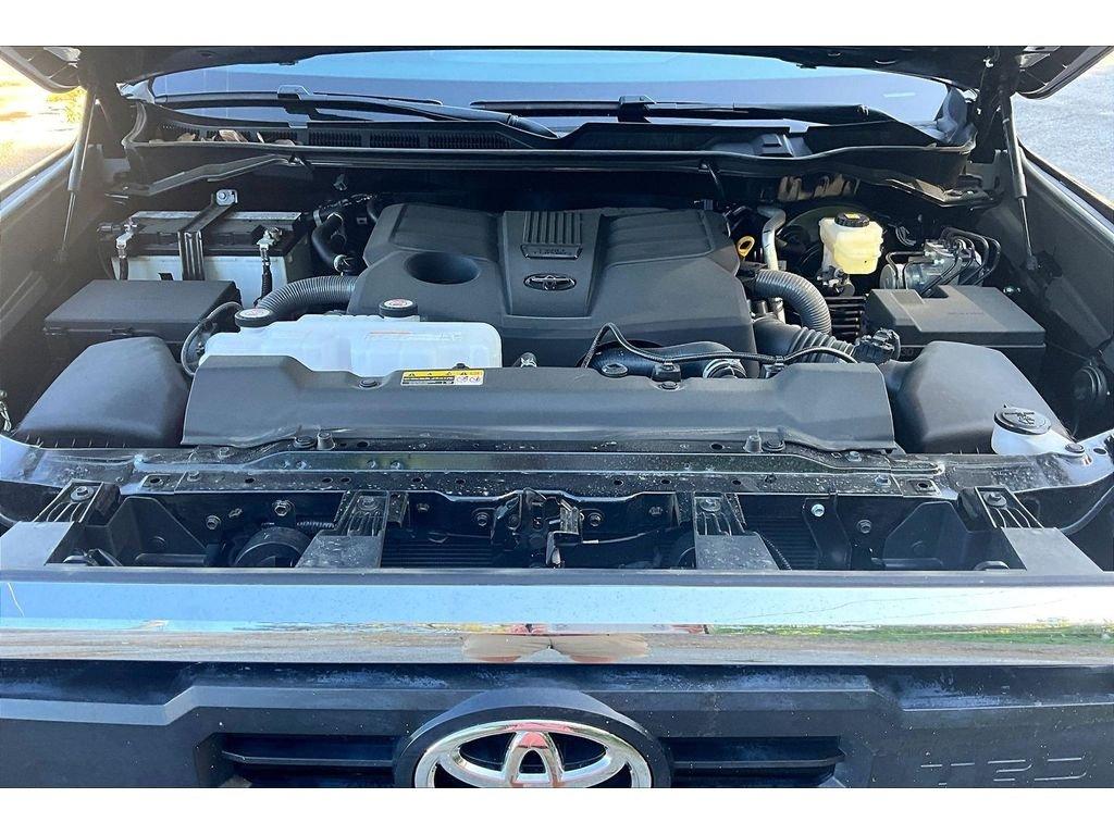 TOYOTA TUNDRA - 8