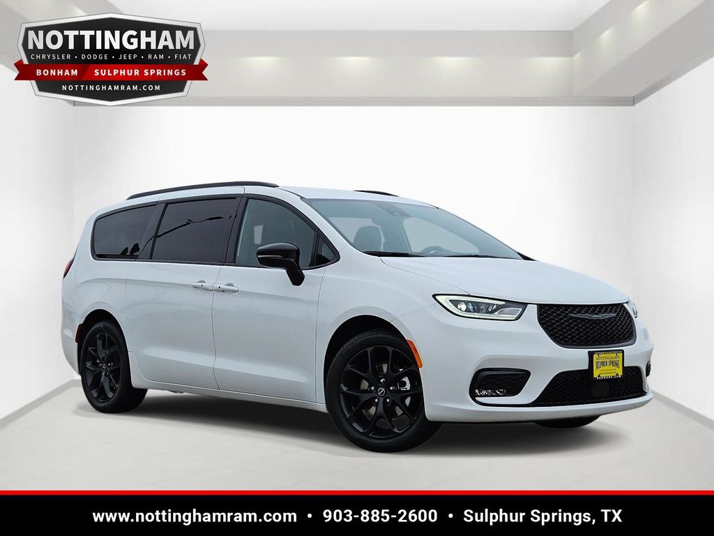 New 2026 Chrysler Pacifica L