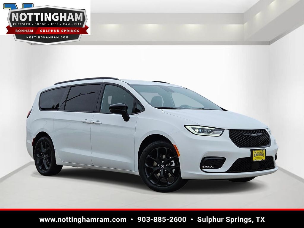 New 2026 Chrysler Pacifica L