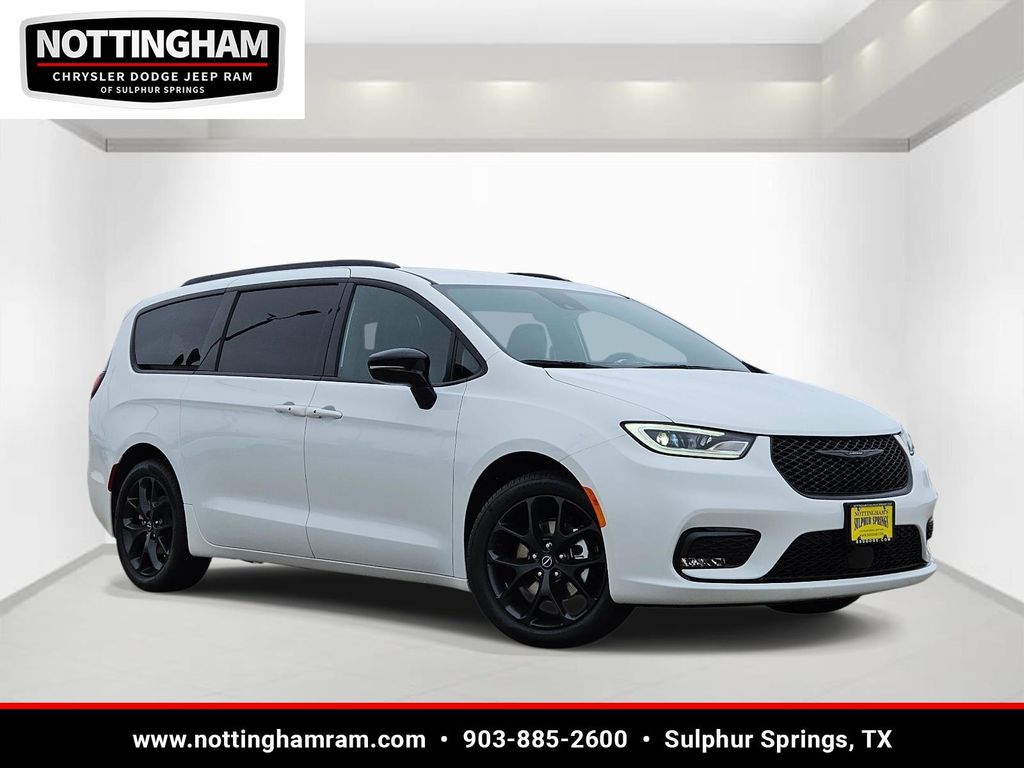 New 2026 Chrysler Pacifica L