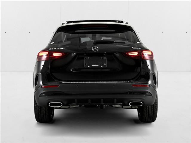 MERCEDES-BENZ GLA - 4