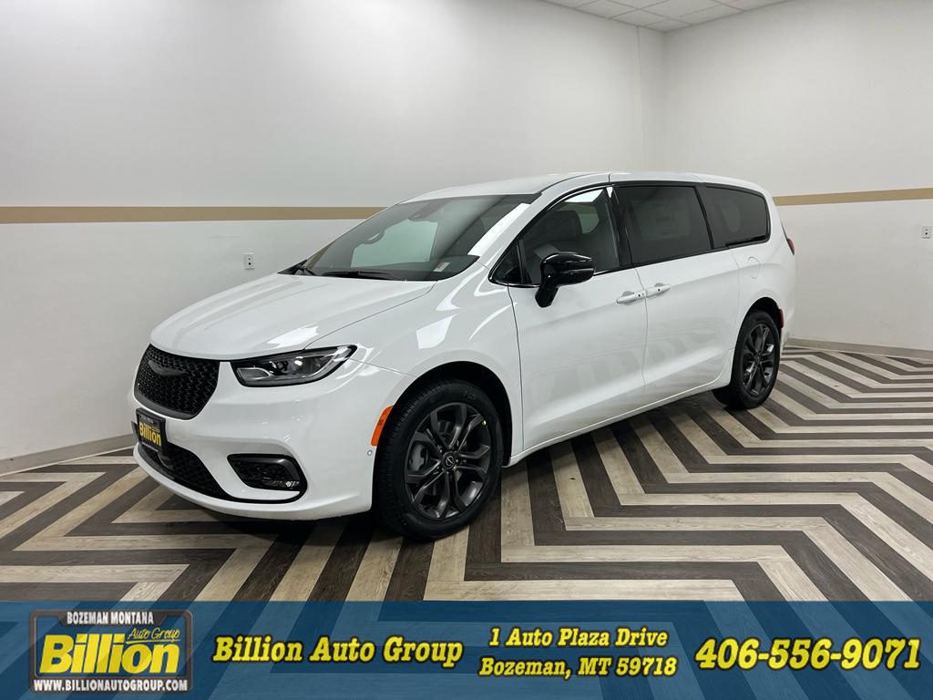 New 2026 Chrysler Pacifica L