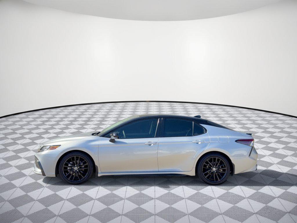 2021 Toyota CAMRY XSE — фото 2