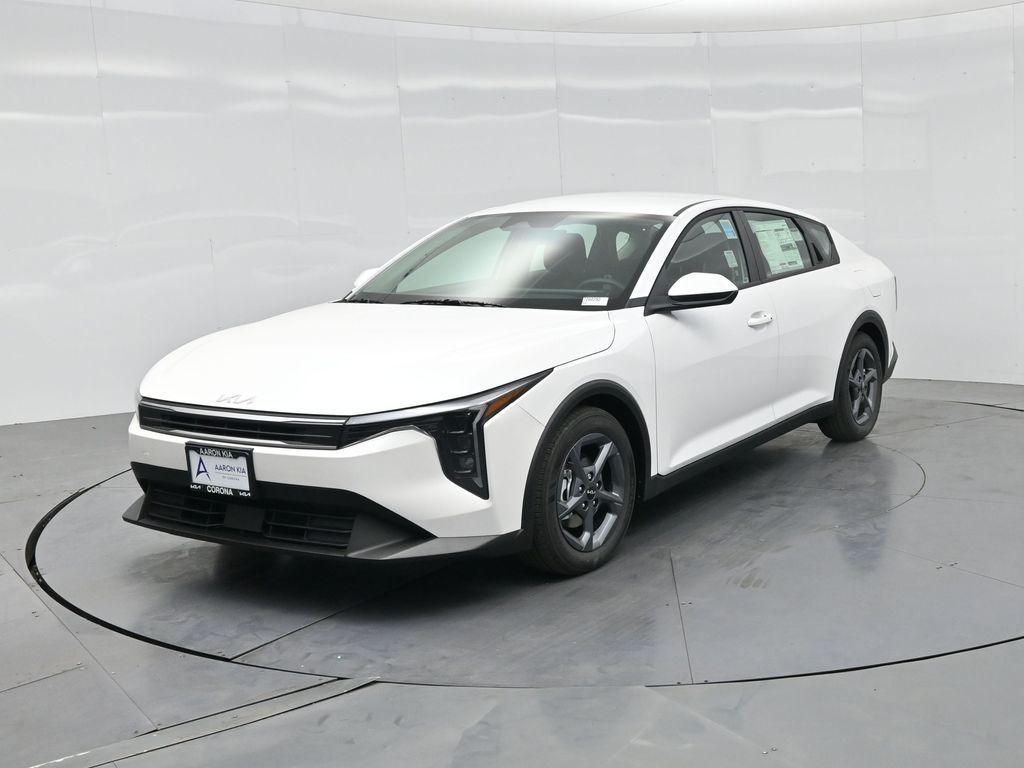 New 2026 Kia K4 LXS