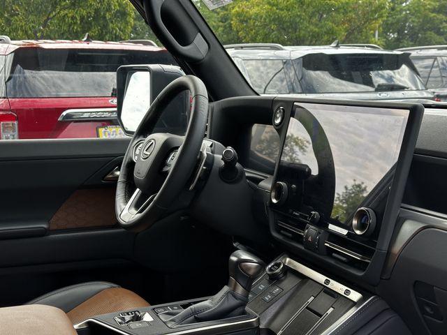 صورة 32 لـ 2024 Lexus GX 550 550 LUXURY+
