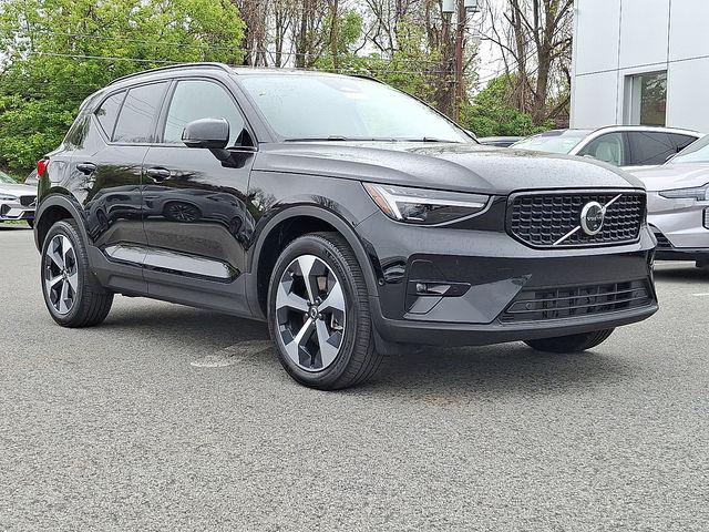 New 2026 Volvo XC40 Plus, B5 AWD Gas (mild hybrid), Dark