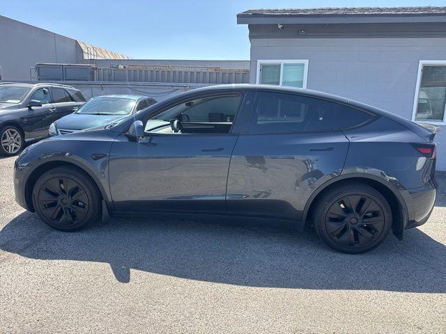 TESLA MODEL Y LONG RANGE - 8