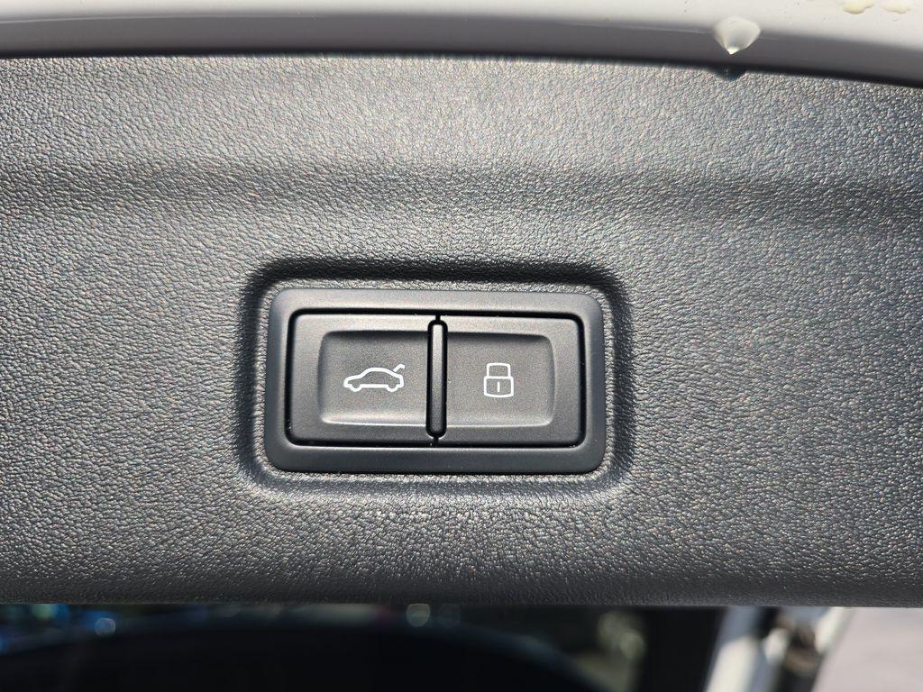 صورة مصغرة 13 لـ 2025 AUDI Q6 E-TRON PRESTIGE QUATTRO