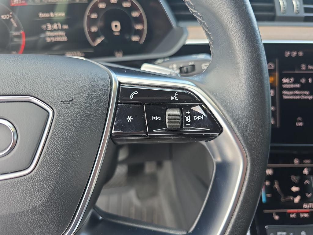 صورة مصغرة 18 لـ 2024 AUDI Q8 E-TRON PREMIUM