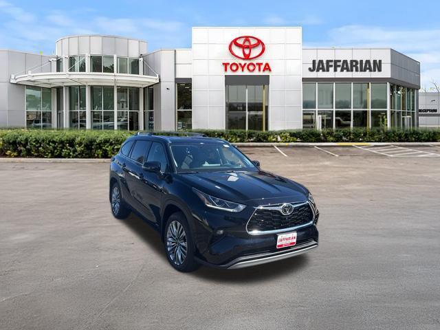 New 2026 Toyota Highlander Hybrid Platinum