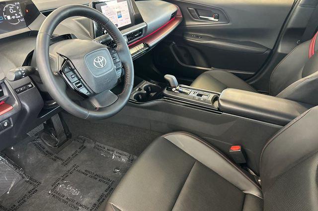 2025 Toyota PRIUS PLUG-IN HYBRID XSE — миниатюра 11