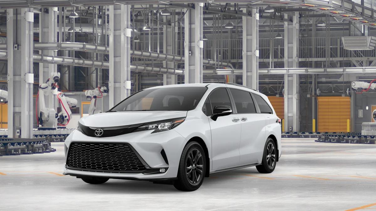 New 2026 Toyota Sienna XSE 7 Passenger