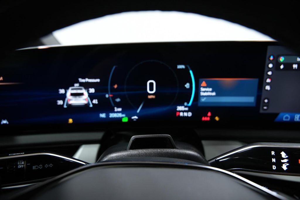 صورة مصغرة 58 لـ 2025 Cadillac OPTIQ SPORT 2 AWD
