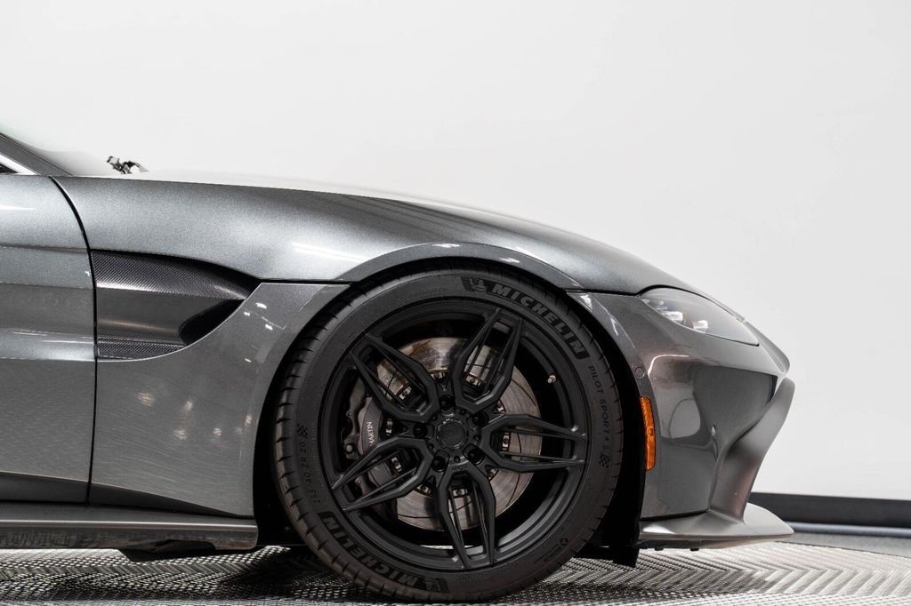 صورة 23 لـ 2020 Aston Martin VANTAGE COUPE