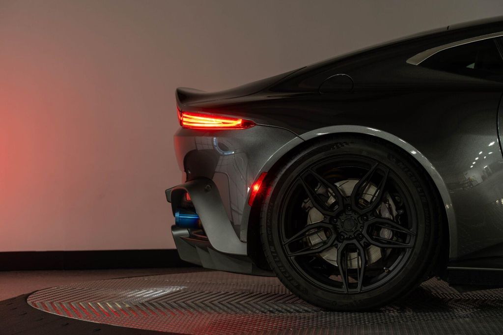 صورة 25 لـ 2020 Aston Martin VANTAGE COUPE