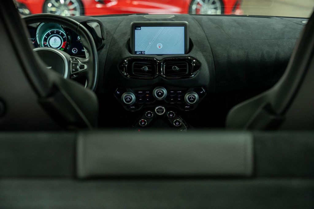 صورة 75 لـ 2020 Aston Martin VANTAGE COUPE