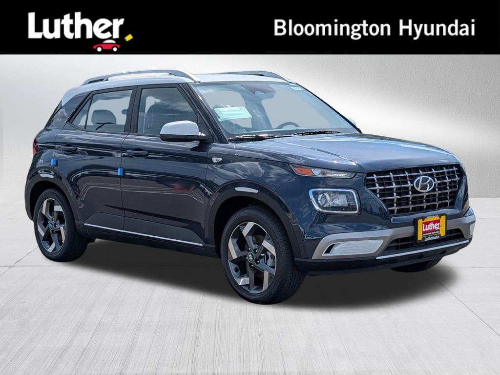 New 2026 Hyundai VENUE SEL w/Two-Tone Roof