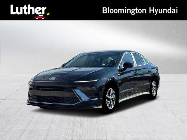 New 2026 Hyundai SONATA Hybrid Base