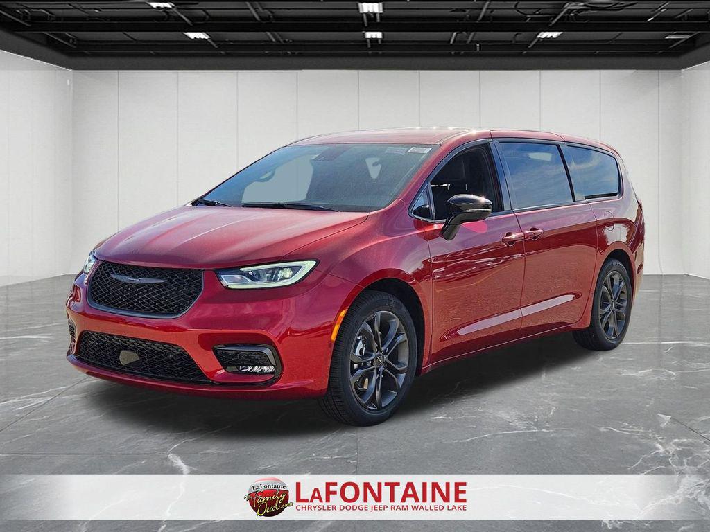 New 2026 Chrysler Pacifica L