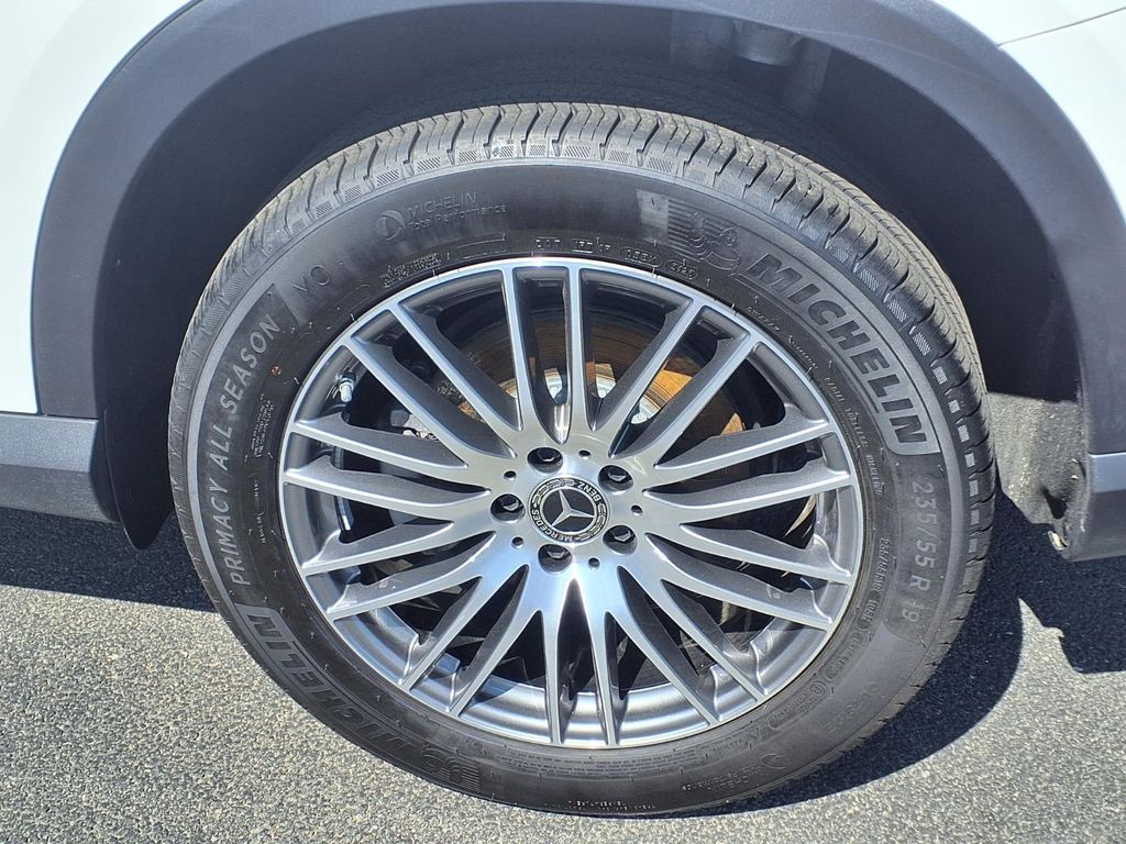 صورة مصغرة 11 لـ 2026 Mercedes-BENZ GLC