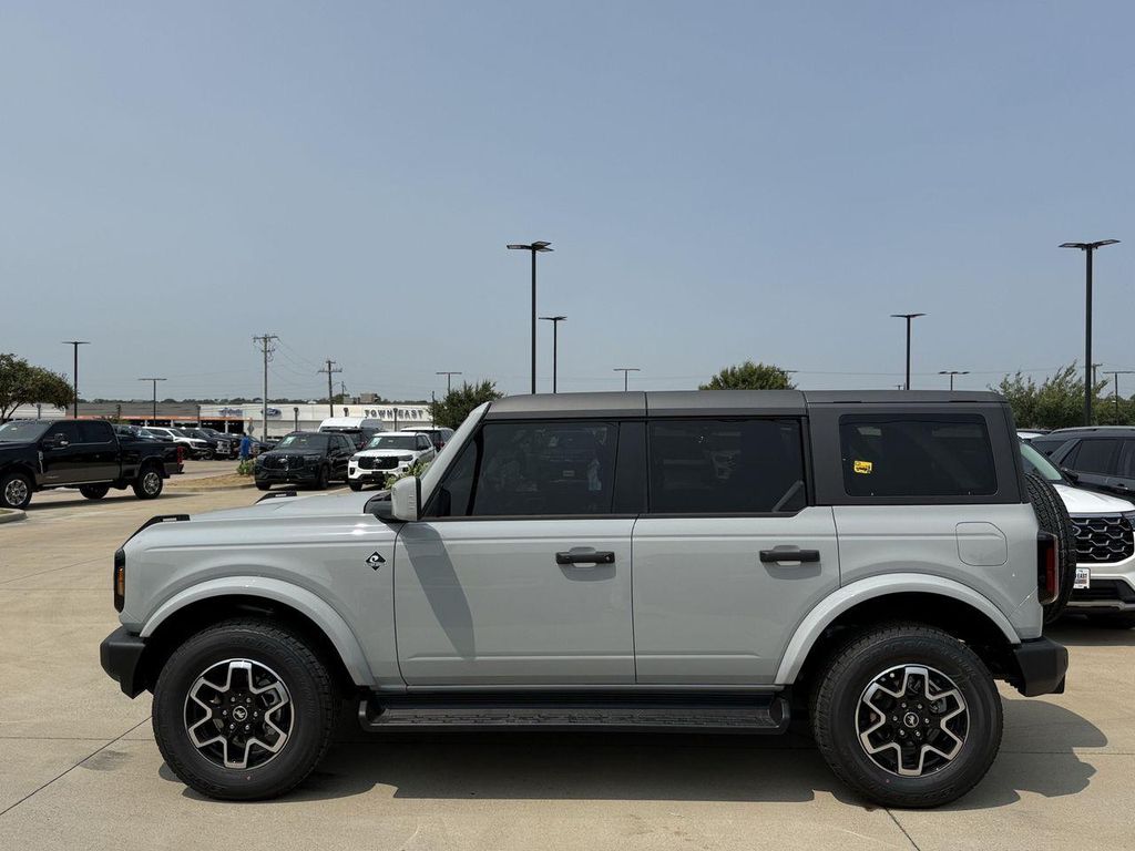 صورة 3 لـ 2026 FORD BRONCO OUTER BANKS