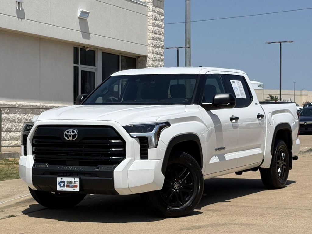 صورة 2 لـ 2025 Toyota TUNDRA SR5