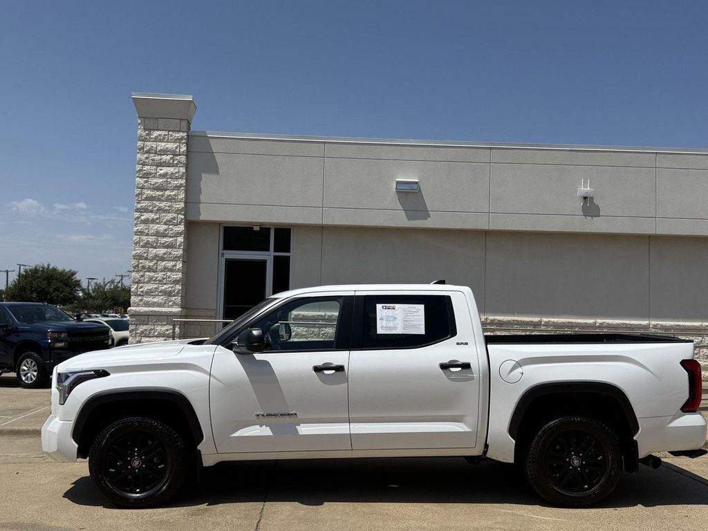 صورة 3 لـ 2025 Toyota TUNDRA SR5