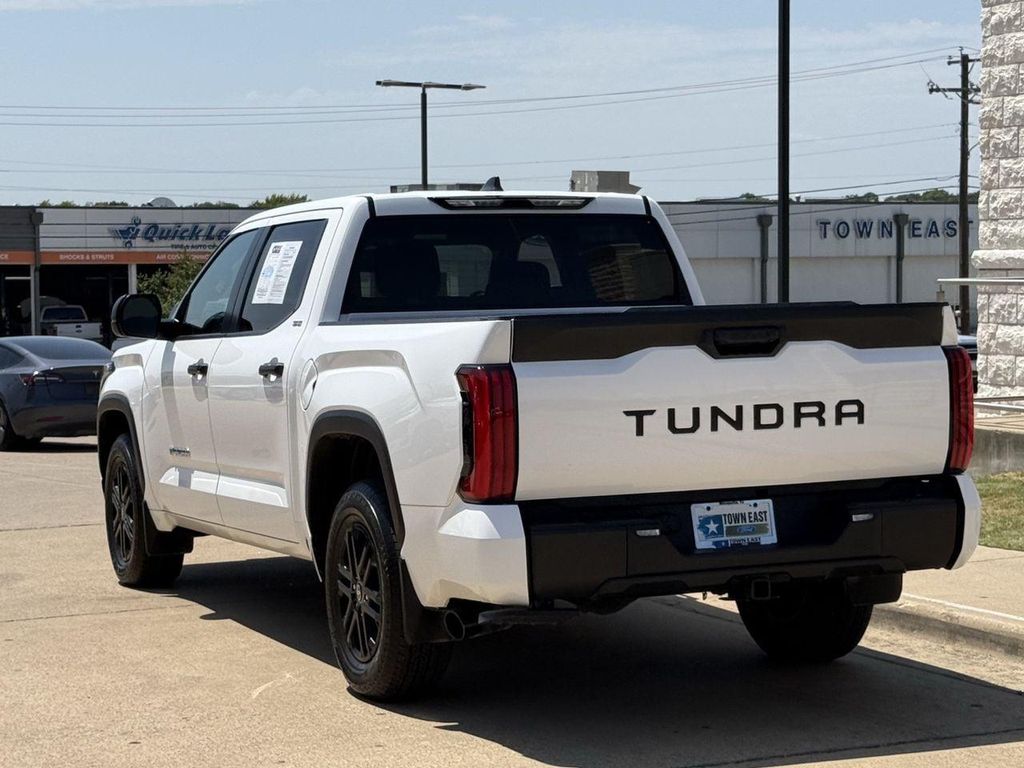 صورة 5 لـ 2025 Toyota TUNDRA SR5