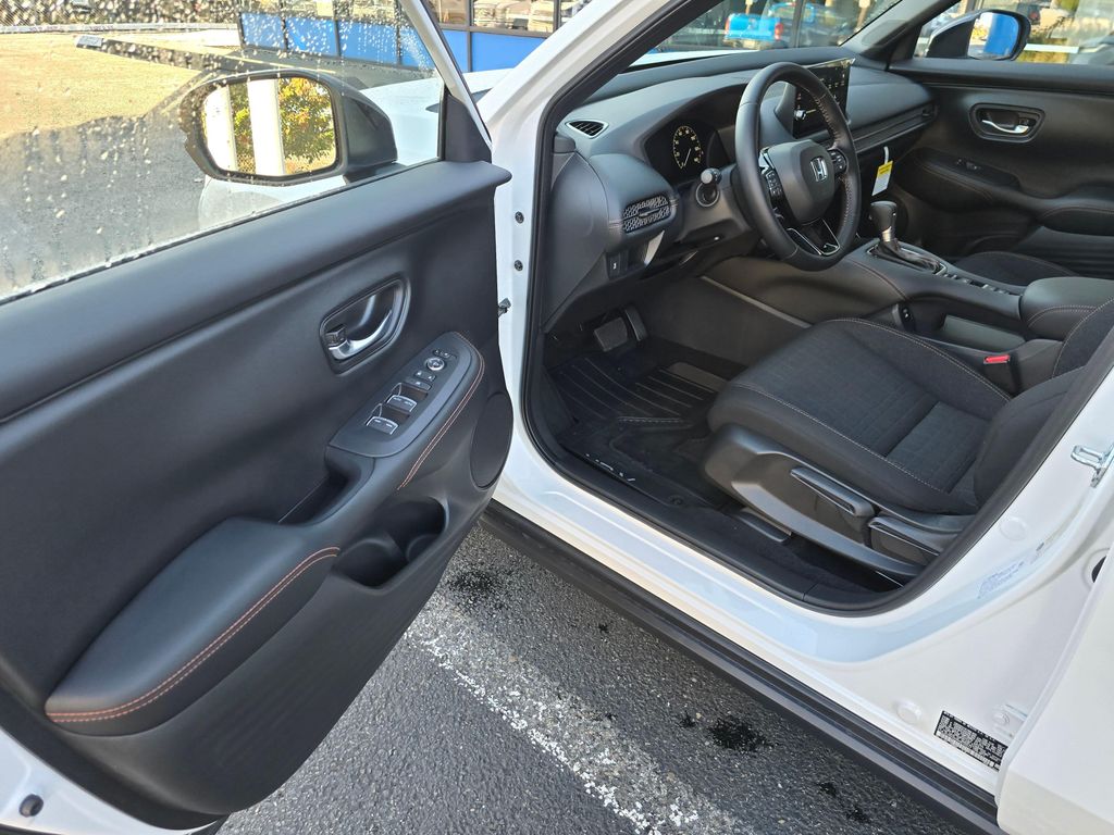 صورة مصغرة 14 لـ 2027 Honda HR-V SPORT AWD