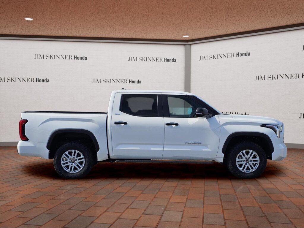 TOYOTA TUNDRA - 7