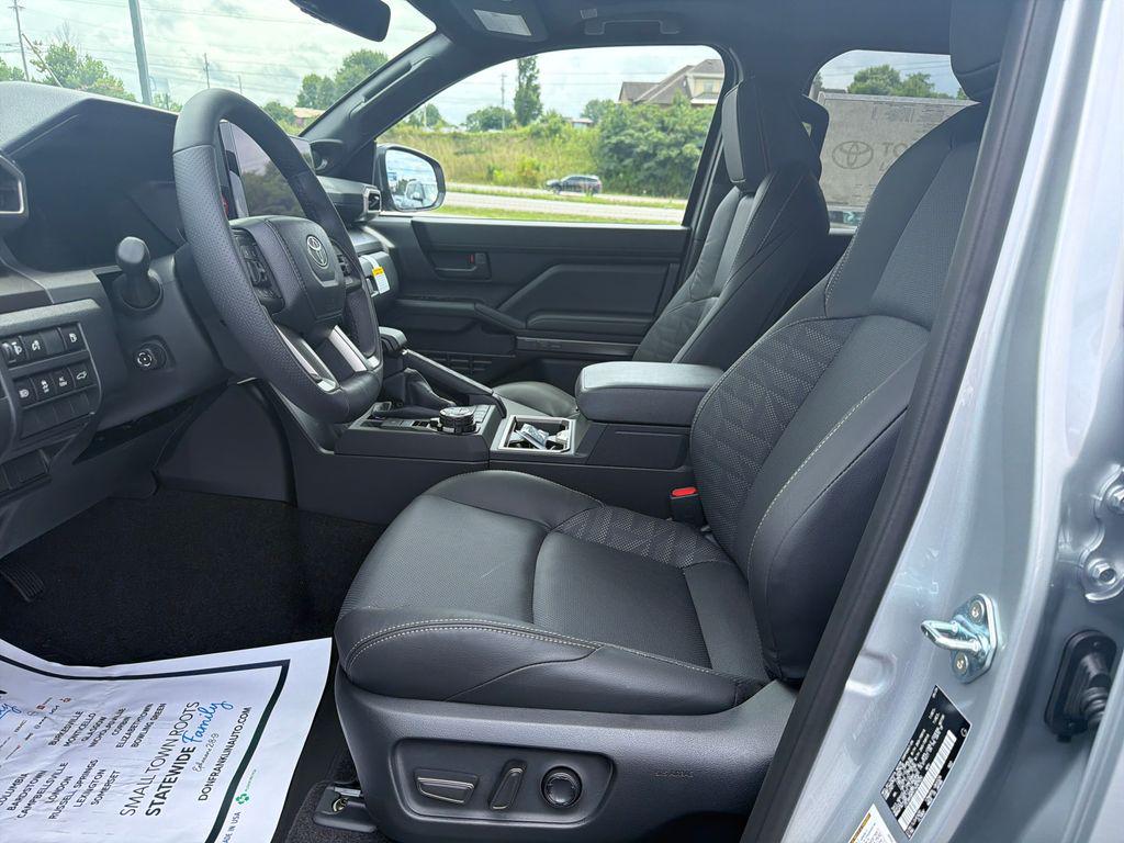 2026 Toyota 4RUNNER TRD OFF ROAD PREMIUM — фото 9