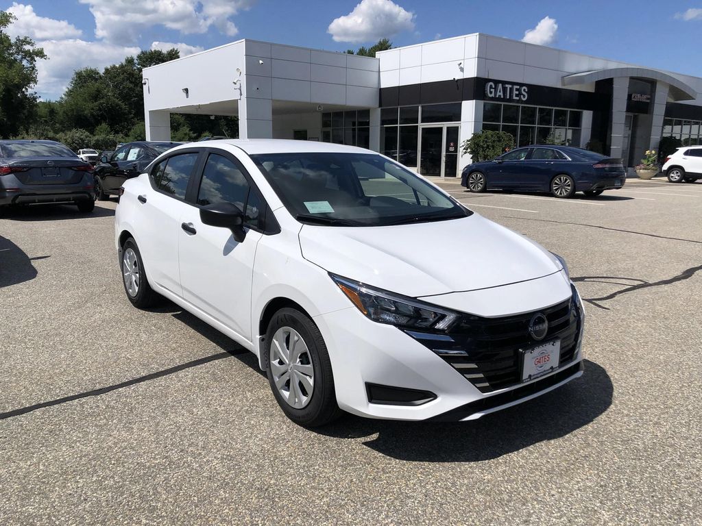 New 2025 Nissan Versa 1.6 S
